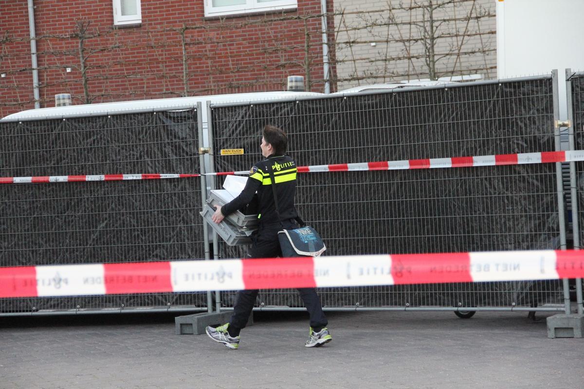 Hollanda’da bir evde 3 Türk ölü bulundu !!