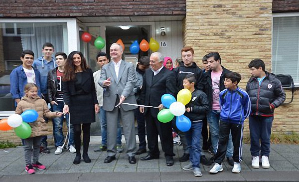 Hollandali Türkler, Suriyeli gençler için 3 evi hizmete açti