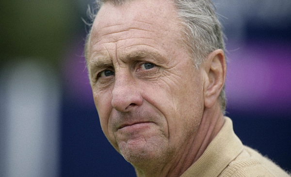 Johan Cruyff (68) tedavi gördüğü hastanede hayatını kaybetti