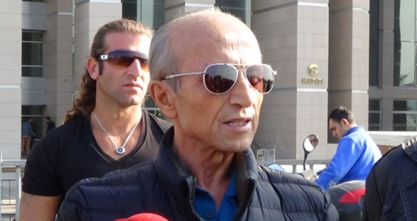 İlahiyat Profesörü Yaşar Nuri Öztürk hayatını kaybetti