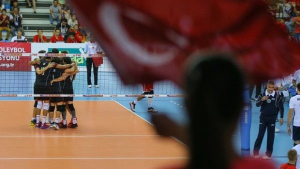 Türkiye: Belarus’u 3-0 mağlup etti, 23-25 Eylül’de Hollanda’da oynanacak.