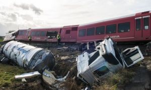 Hollanda’da Tren ile Tırın Çarpışması Sonucu, Çok Sayıda Yaralı Var