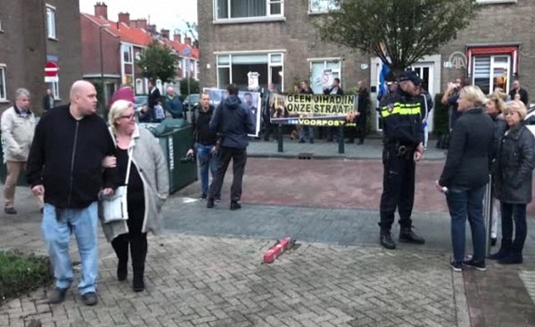 Hollanda’da İslam Karşıtı Gösteri