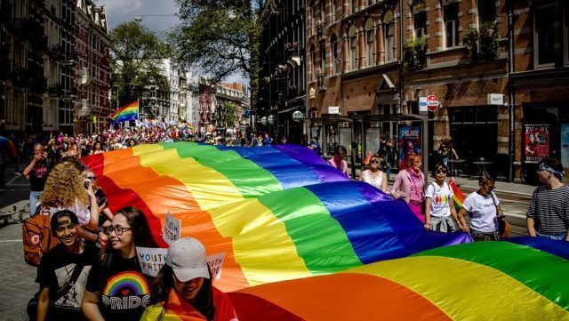 Amsterdam Belediyesi Yıllarca Eşcinselleri Fişledi, Onlara İş Vermedi