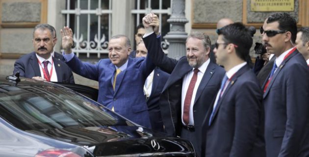 Cumhurbaşkanı Erdoğan, İzzetbegovic ile bir araya geldi