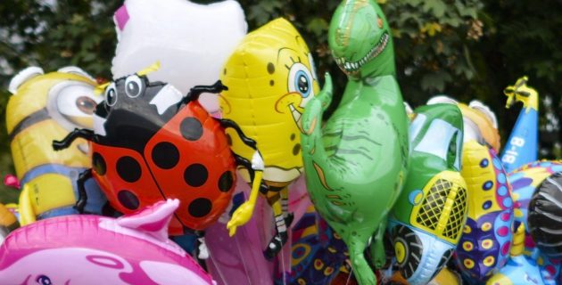 Rotterdam’da Polisin el koyduğu balonlar hasta çocuklara dağıtıldı