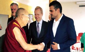 Türkiye Kökenli Milletvekili, Dalai Lama’dan Destek İstedi