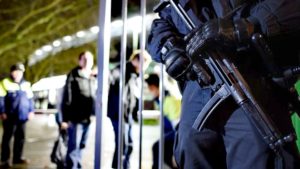 Hollanda’da cihatçı hücresine sızan polisler saldırıyı önledi