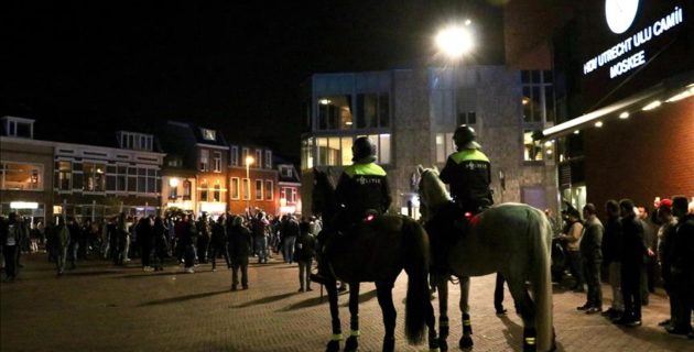 Hollanda’da ırkçı gruptan ‘İslam karşıtı’ gösteri