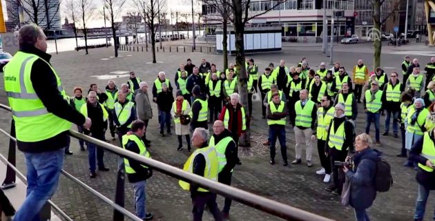 Hollanda’da Sarı Yelekliler Hükümetin Politikalarını Protesto Etti