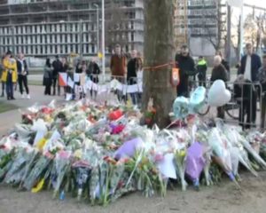 Hollandalılar Saldırıda Ölenleri Anıyor