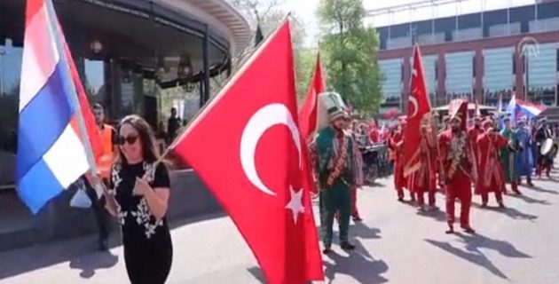 Hollanda’da Türk Günü Yürüyüşü