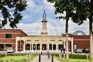 Hollanda’daki Tevhit Camisi açılışa hazırlanıyor