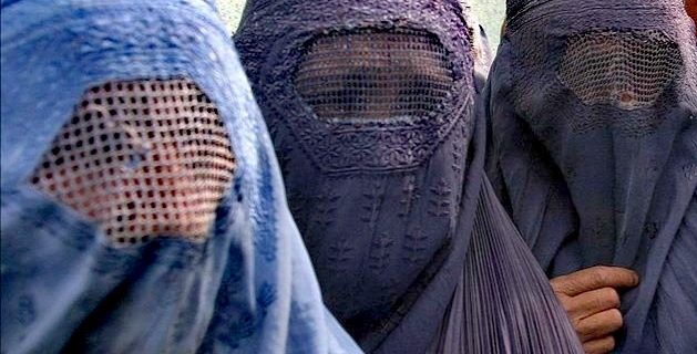 Hollanda’da burka yasağı cezalarını Nida partisi ödeyecek
