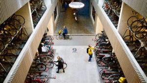 Hollanda’da dünyanın en büyük bisiklet parkı açıldı