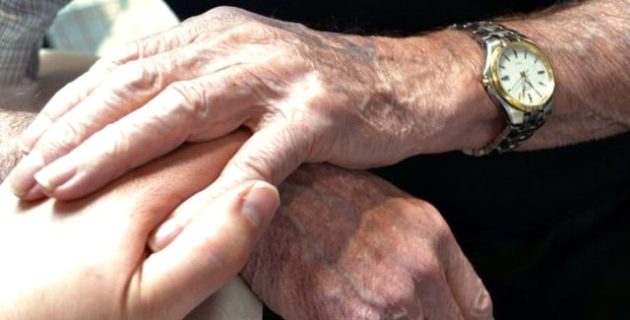Hollanda’da “yaşamaktan bıkan yaşlılara ötanazi” tartışması