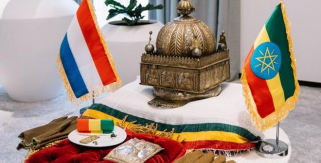 Hollanda, 3 asırlık tacı Etiyopya’ya iade etti
