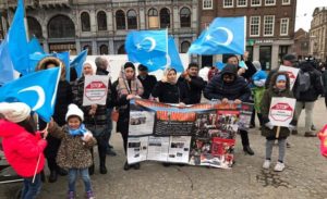 Hollanda’da Çin’in Uygur Türklerine yönelik insan hakları ihlalleri ile Gulca katliamı protesto Edildi    