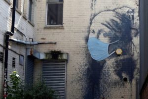 Banksy’den “İnci Küpeli Kız” portresine korona güncellemesi