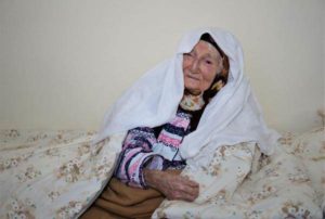 103 yaşındaki Fatma nineye Hollanda’daki torunundan sürpriz