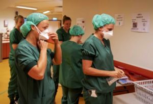 Hollanda’da Hekimler Federasyonu’ndan sağlık çalışanlarına çağrı: Koruyucu ekipman yoksa çalışmayın 