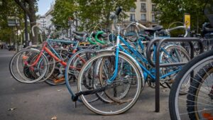 Koronavirüs: Amsterdam’da bisiklete binenlerin sayısı artıyor