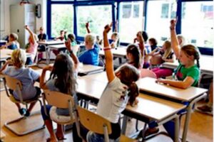 Hollanda’da 350 okulda korona virüs alarmı
