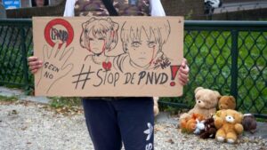 Hollanda’da çocuk ve hayvanlara yönelik cinsel istismar görüntülerinin serbest bırakılmasını savunan partiye protesto