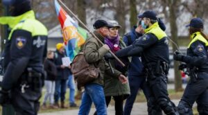 Hollanda’da genel seçim öncesi hükümet karşıtı protesto