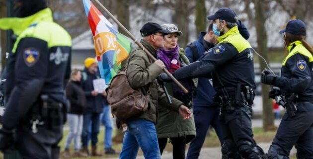 Hollanda’da genel seçim öncesi hükümet karşıtı protesto