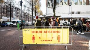 Hollanda’da hastaneler Kovid-19 hastalarıyla başa çıkmakta zorlanıyor