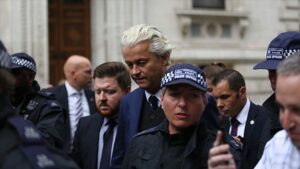 Hollanda’da aşırı sağcı lider Wilders’in azınlık gruba hakaret suçu cezası onandı