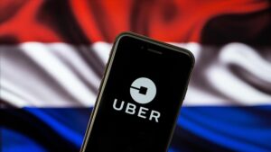 Hollanda Mahkemesi Uber’in sürücülerini ‘çalışan’ olarak göstermesi gerektiğine karar verdi