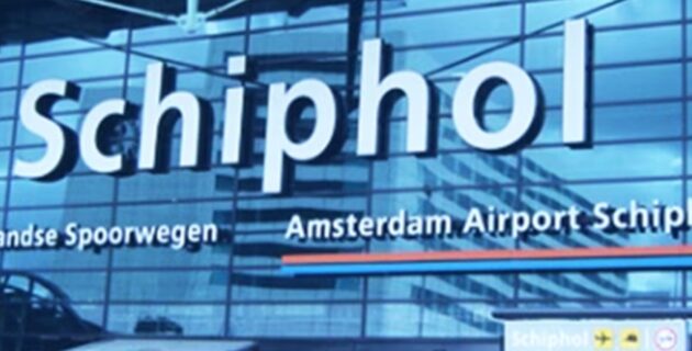 Amsterdam Schiphol Havalimanı’nda yetersiz personel nedeniyle yoğunluk ve düzensizlik sürüyor