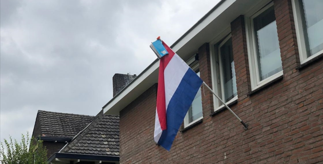 Hollanda’da bayrak ve çanta asma sezonu başladı