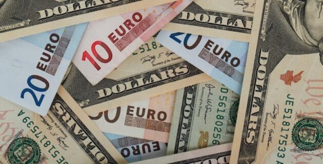 20 yıl sonra bir ilk: Euro/Dolar paritesi eşitlendi