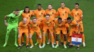 Hollanda son 16 için Katar ile karşılaşa