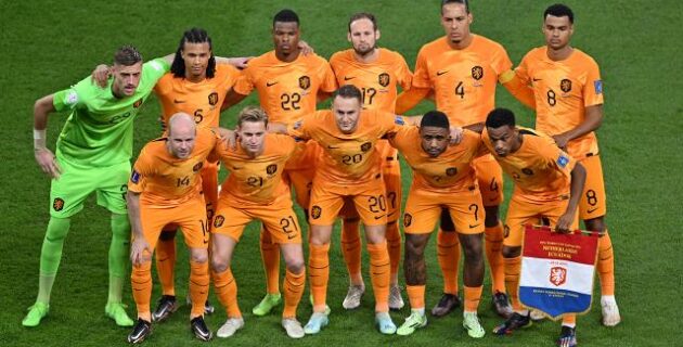 Hollanda son 16 için Katar ile karşılaşa