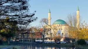 Hollanda’da Kur’an kurslarının denetlenmesine yönelik yasa tasarısına tepki