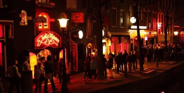 Amsterdam ‘çılgın turistlere’ sınırlama getirmeye hazırlanıyor