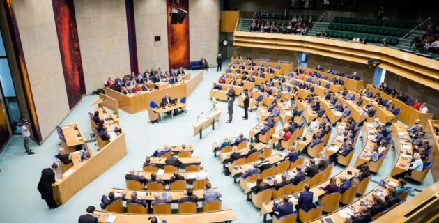Hollanda’da siyasi partilerin kapatılması için kanun teklifi