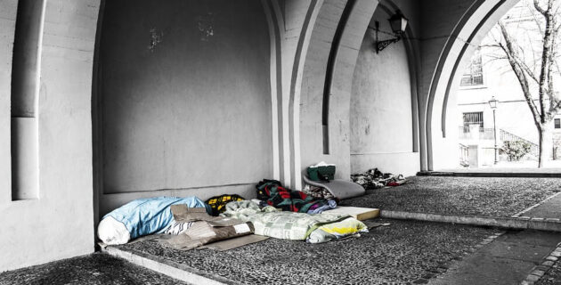 İngiltere’de evsiz ailelerin sayısı son 25 yılın “en yüksek” seviyesine ulaştı