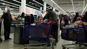 Brüksel’deki süpermarketlere satamadıkları gıdaları bağışlama mecburiyeti geliyor