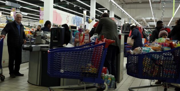 Brüksel’deki süpermarketlere satamadıkları gıdaları bağışlama mecburiyeti geliyor