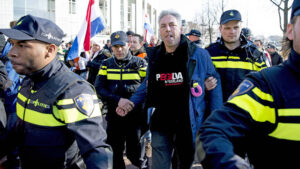 Hollanda’da PEGIDA Liderine Mahkemeden Kamu Hizmeti Cezası