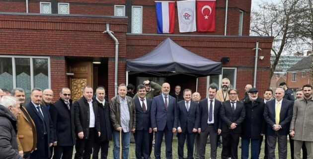 “Krommenie’deki Anadolu Camii Yeni Binası, HDV Töreniyle Açıldı”