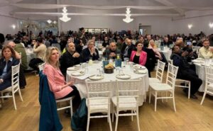 Amersfoort’taki Camilerin Ortak İftar Programı, Farklı Dinlere Mensup İnsanları Bir Araya Getirdi