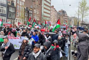 Hollanda’da İsrail’in Gazze’ye saldırıları protesto edildi